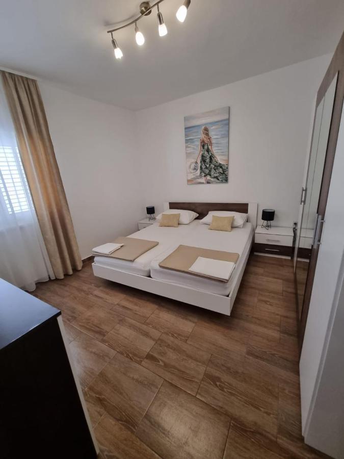 Apartman Smoljic 4+2 Primošten Exterior foto
